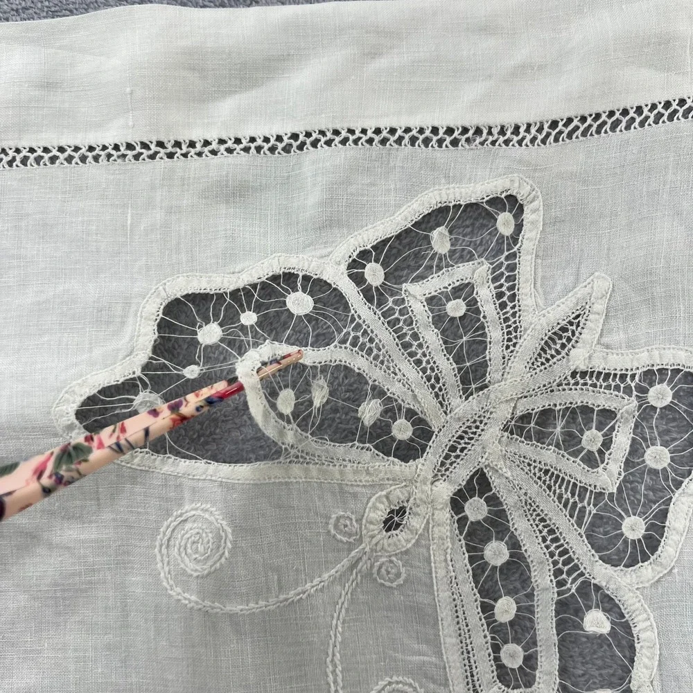 Vintage White Linen Lace Tablecloth Butterfly Embroidered Applique Square 40x40
